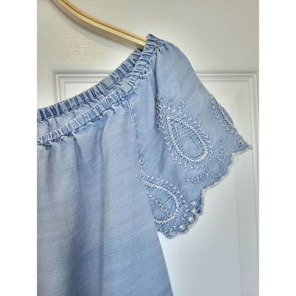 Embroidered Off Shoulder Top Chambray‎ forever 21 - Picture 4 of 9